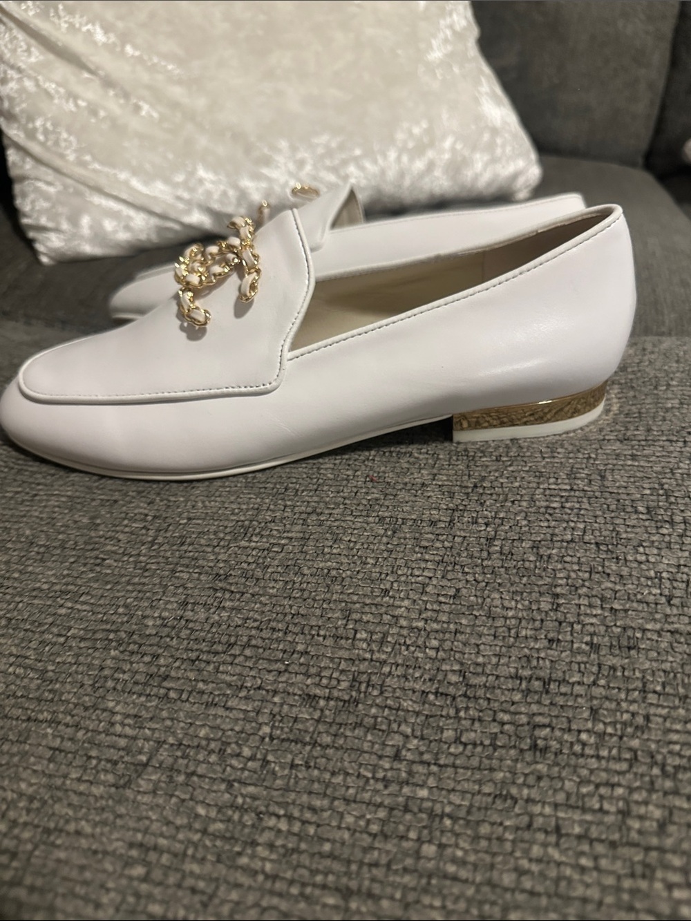 White Leather Chain-Logo Loafers - Picture 5 of 7